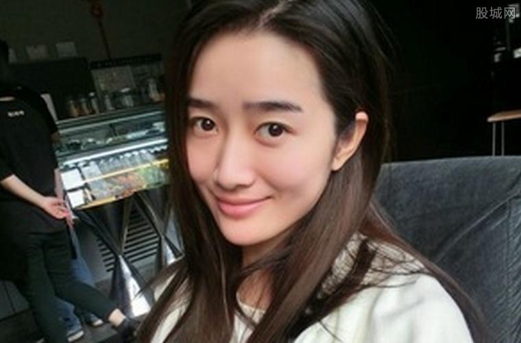 韩寒老婆是谁,郭敬明和韩寒谁的地(韩寒和郭敬明是不是应该在一起) 韩寒老婆是谁,郭敬明和韩寒谁的地(韩寒和郭敬明是不是应该在一起)