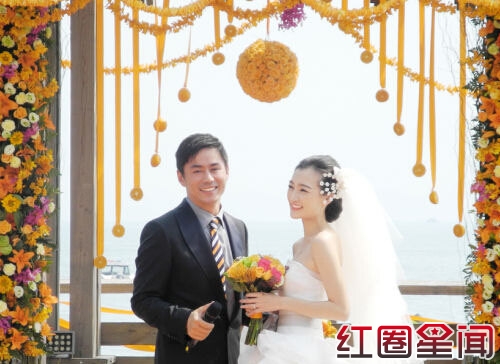 演员常铖与妻子曲双双完婚 揭常铖个人资料