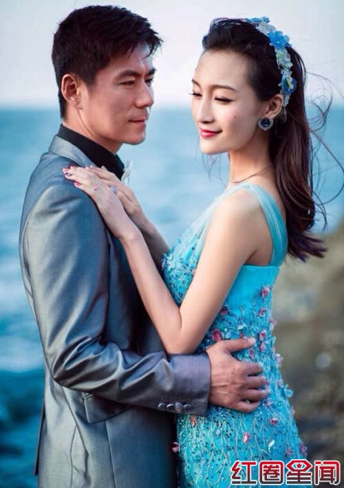 演员常铖与妻子曲双双完婚 揭常铖个人资料