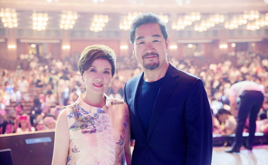 张国立的现任妻子是谁（68岁张国立二婚妻子邓婕）