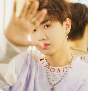 ​汪苏泷靳梦佳是什么关系两个人真的在一起了吗