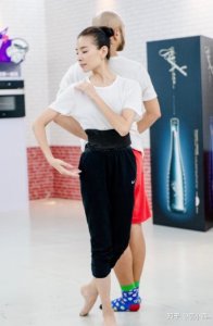 ​董洁身高，贾静雯身高(贾静雯个人资料简介及身高)