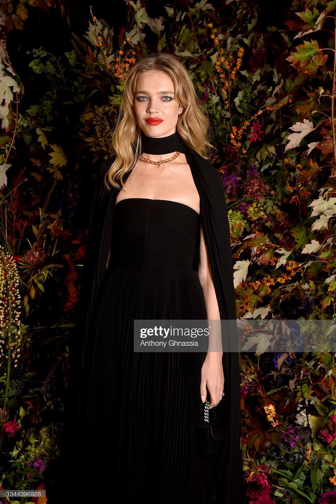 娜塔丽·沃佳诺娃个人资料写真作品