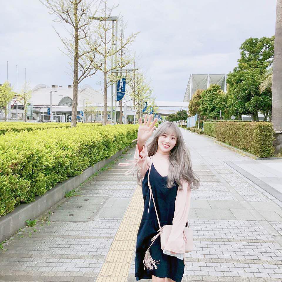 李露朵个人资料写真作品