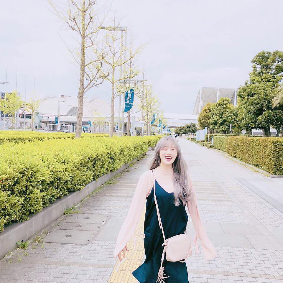 李露朵个人资料写真作品