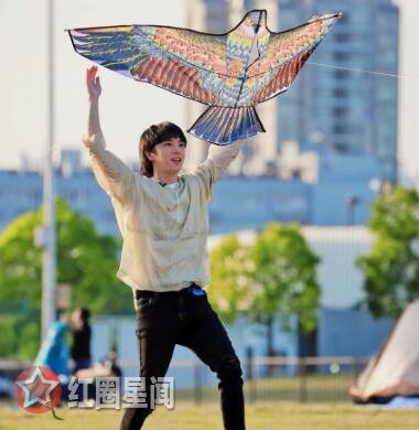 放开我北鼻华晨宇费玉清哪一期 华晨宇哈琳甜蜜互动女儿控