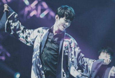 ​新丽为什么给肖战资源本身实力强加上为人低调备受追捧