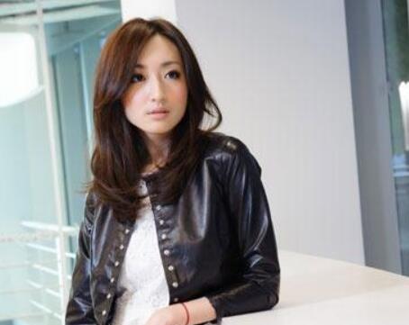 柯佳嬿十八岁结婚二十岁离婚 第一段婚姻带给她什么