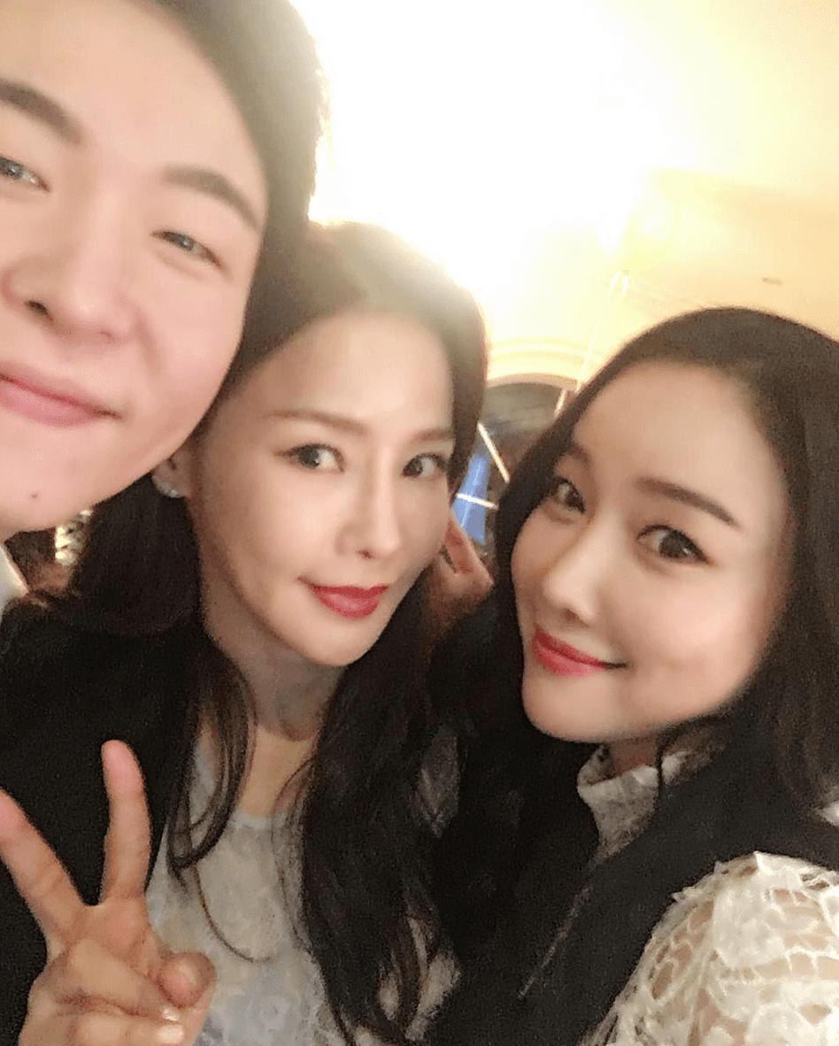 米娜个人资料写真作品