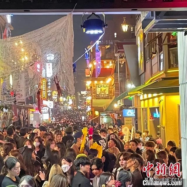 韩国踩踏事故亲历者发声多少人：韩国踩踏事故超200人死伤(3)