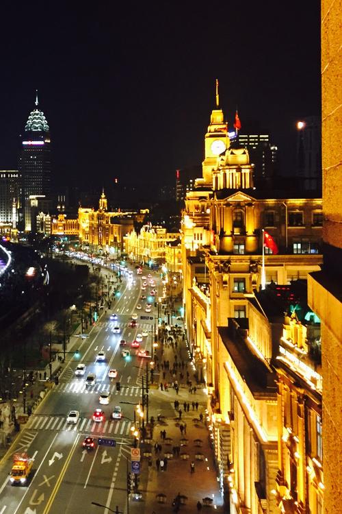 华灯初上什么意思(华灯初上释义)