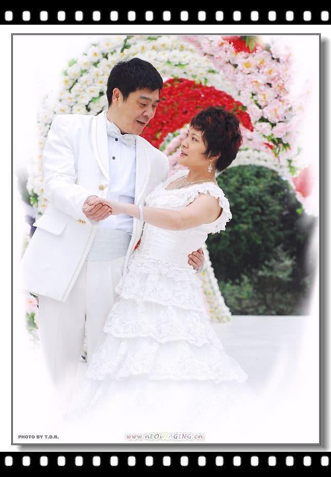 虎艳芬个人资料写真作品