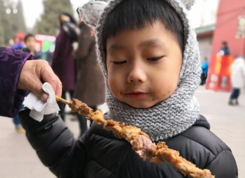 潘阳个人资料身高(潘阳一脸素颜拍照)(2)