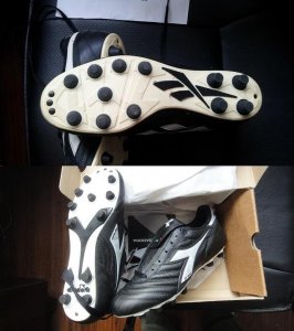 ​公认脚感最好的10双碎钉足球鞋（足球鞋颜论自由）