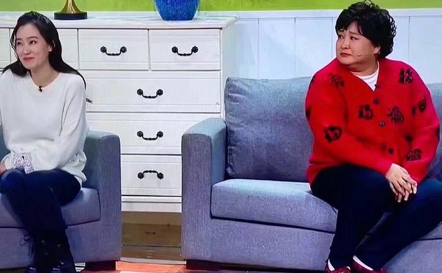 贾玲张小斐吃罐头小品（贾玲张小斐小品金句不断）(4)