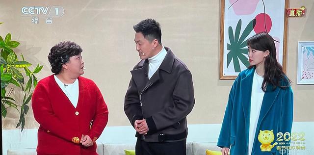 贾玲张小斐吃罐头小品（贾玲张小斐小品金句不断）(2)