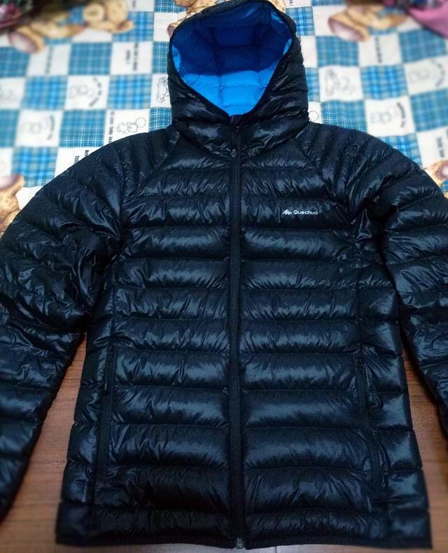 羽绒服moncler辨别真伪（羽绒服选Moncler还是加拿大鹅）(1)