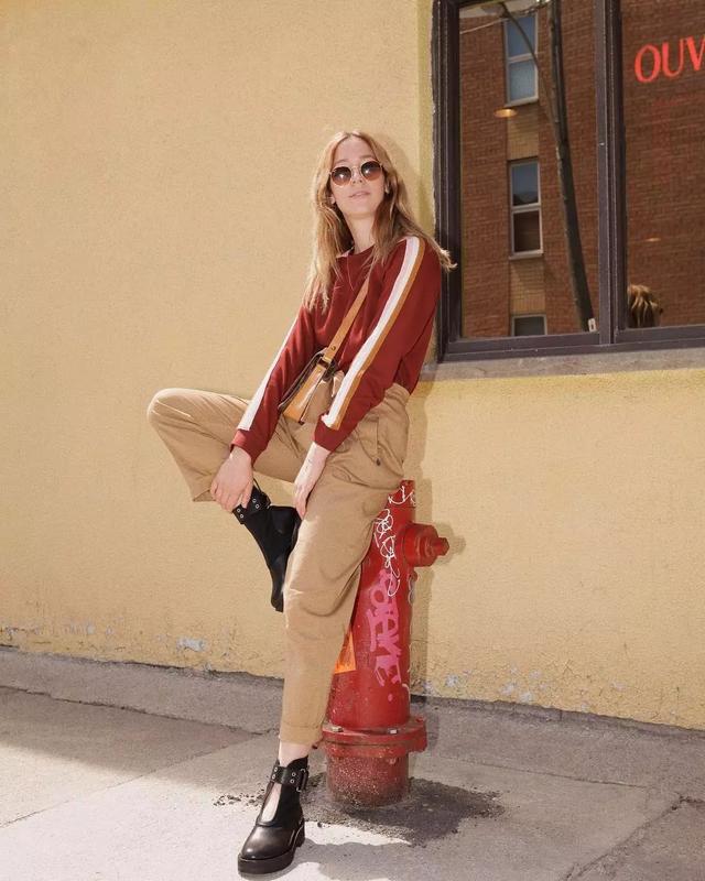 工装裤要怎样搭配才好看(总结工装裤的4种经典款搭配)(22)