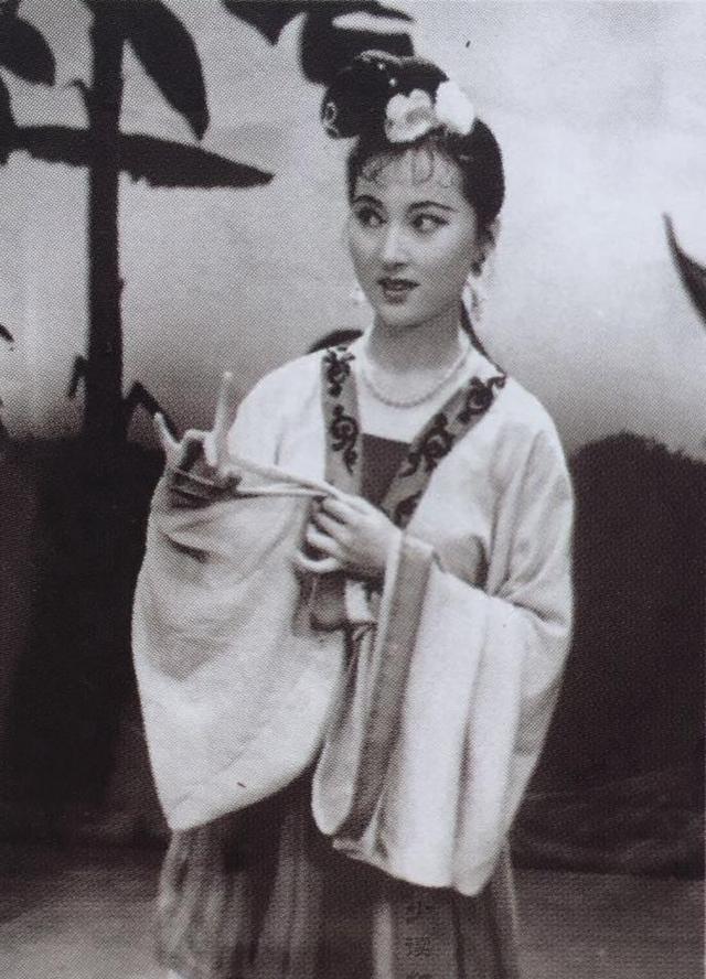 陈晓旭为何要出家呢(从家喻户晓到剃度出家)(6)