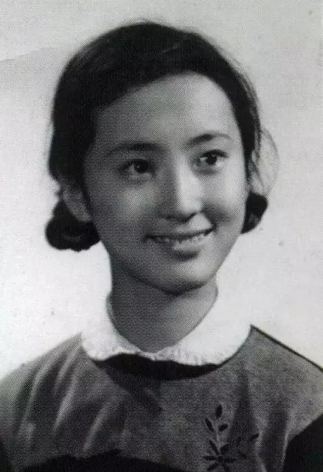 陈晓旭为何要出家呢(从家喻户晓到剃度出家)(7)