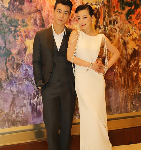 陈紫函被叶璇怼戴向宇护妻（小娘惹洋介曾陷二婚流言）(25)