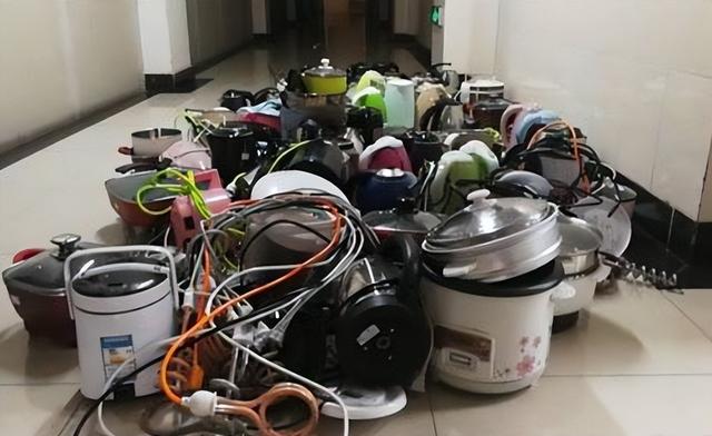 大学女生宿舍装修（大学寝室地府式）(10)