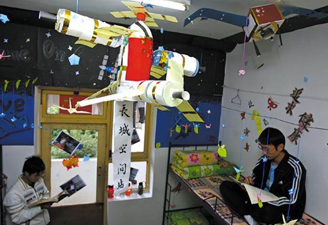 大学女生宿舍装修（大学寝室地府式）(9)