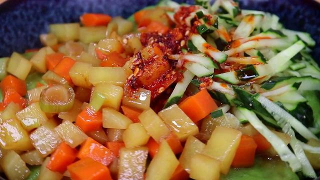 菠菜怎样做才好吃各种美食教程(菠菜学会这样做)(7)