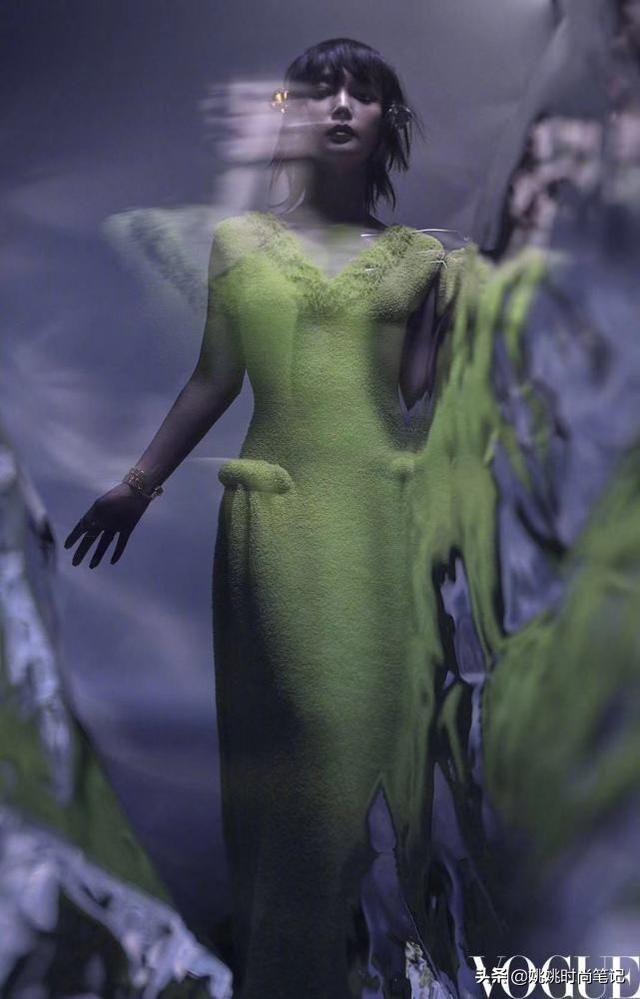 明星李冰冰美照（裸露成风李冰冰拍大片穿透视装被吐槽似陈坤）(6)