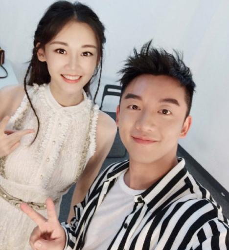 李易峰和郑恺合照图(却让李易峰成了焦点)(4)