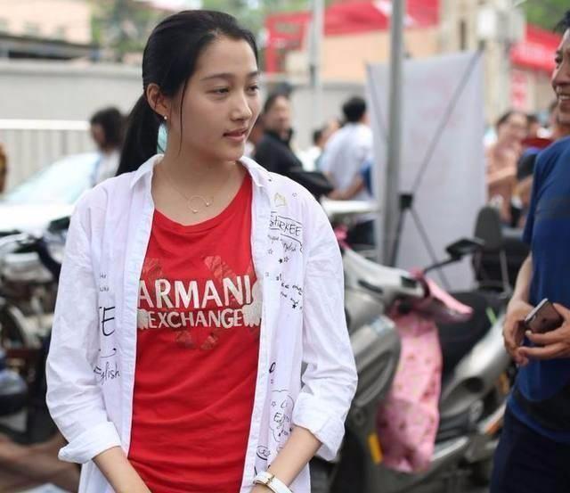 关晓彤腿上有没有腿毛(关晓彤腿长官方认证108cm)(12)