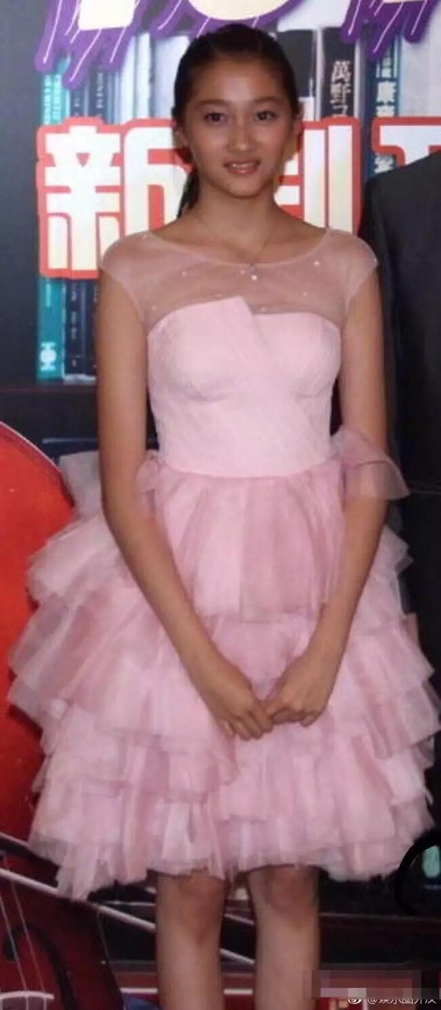 关晓彤腿上有没有腿毛(关晓彤腿长官方认证108cm)(11)