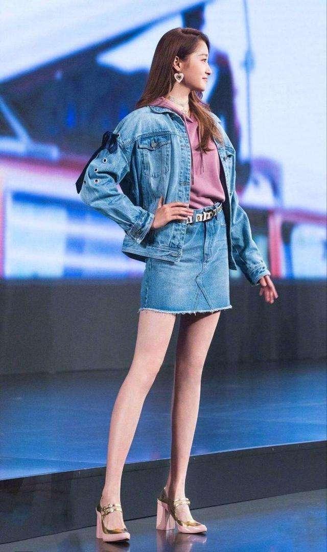 关晓彤腿上有没有腿毛(关晓彤腿长官方认证108cm)(15)