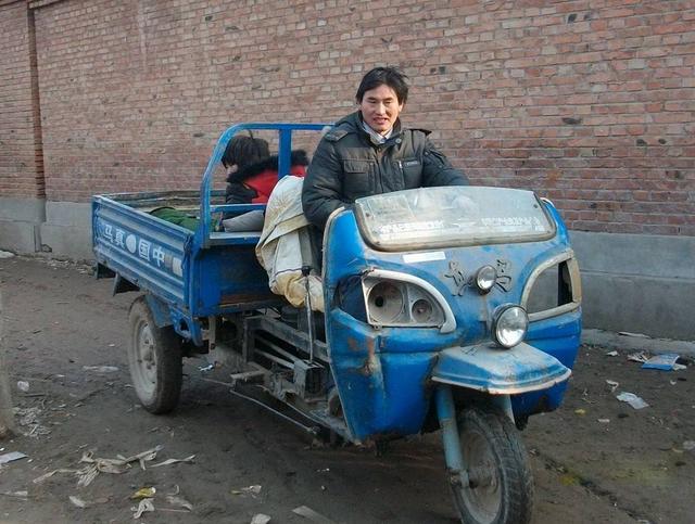 大衣哥朱之文近况揭晓时间(门口一天几万人到只剩几个拍客)(9)