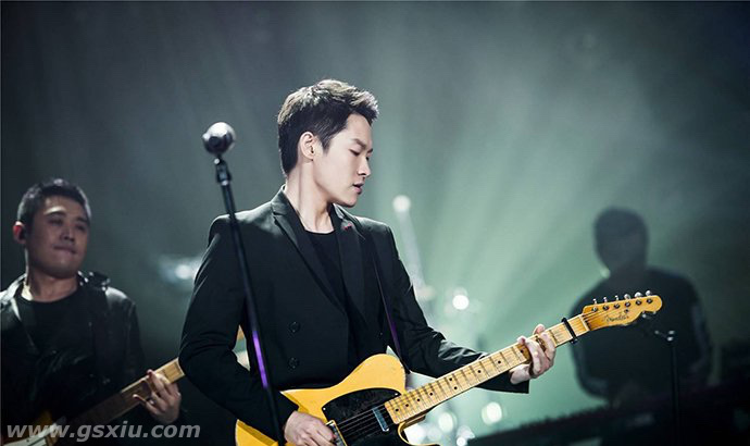 梁博家庭背景很有钱吗 父母是做什么 为什么不红呢