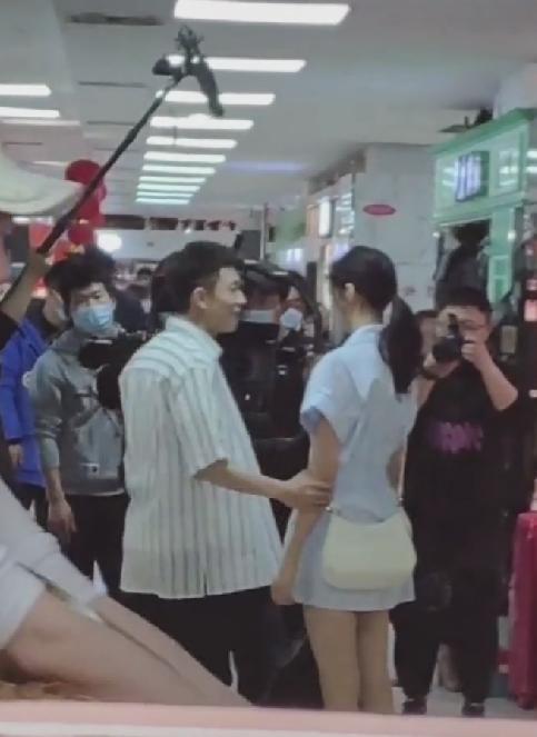 张一山喜欢关晓彤吗(张一山关晓彤吻戏剧透)(5)