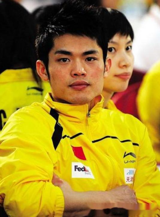 回顾林丹20年辉煌职业生涯(林丹5岁开始打球)(19)