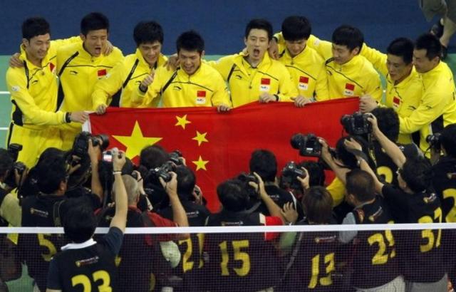 回顾林丹20年辉煌职业生涯(林丹5岁开始打球)(25)