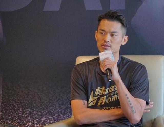 回顾林丹20年辉煌职业生涯(林丹5岁开始打球)(4)