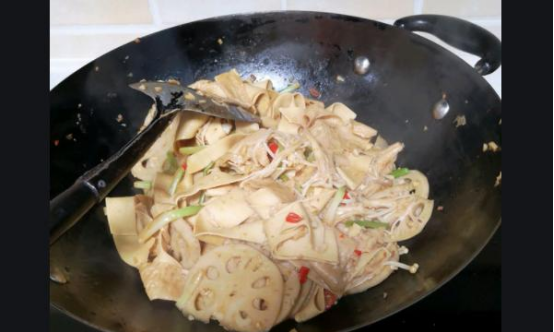 千张怎么炒不粘锅,家常千张怎么炒好吃图6