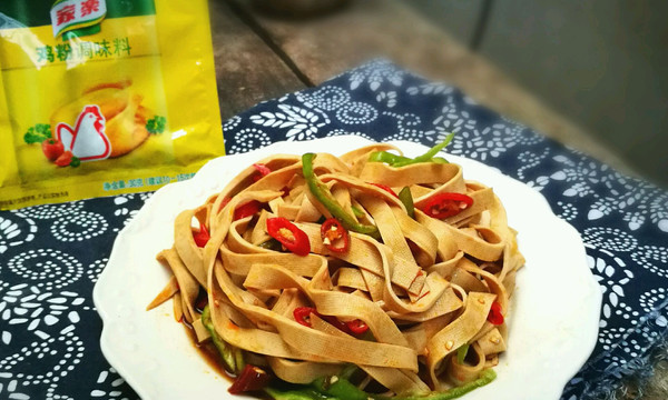 千张怎么炒不粘锅,家常千张怎么炒好吃图7