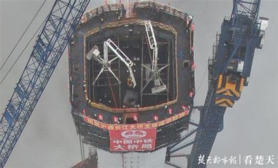 ​沪通长江大桥建造史（国内最高世界跨度最大）