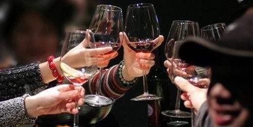 自制葡萄酒时间长了还能喝吗,自酿葡萄酒保质期多长时间去年做的,今年还能喝吗?图4