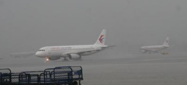 暴雨会影响航班起飞,暴雨天气飞机能正常起飞吗图3