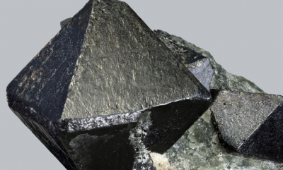 ​磁铁矿的主要成分,磁铁矿炼铁的化学式是什么