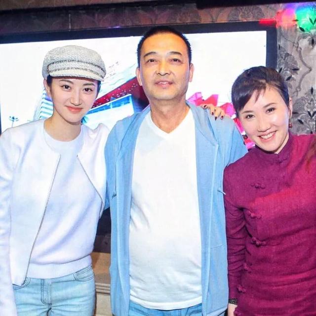 景甜韩粉世家首位代言人(景甜正式成为景田代言人)(2)