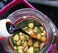 泡五彩椒用生抽还是酱油要放冰糖吗