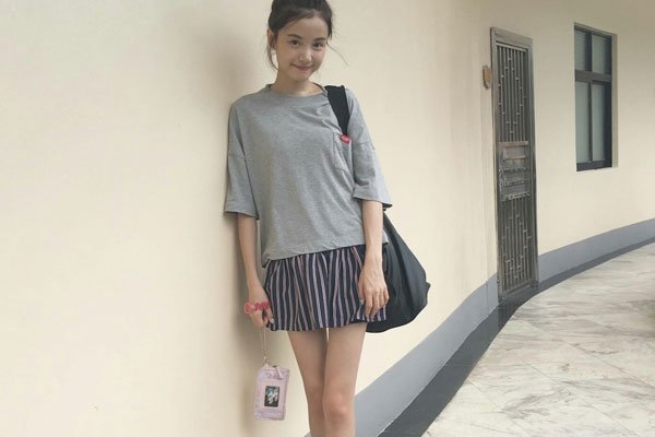 江疏影手法娴熟视频什么意思 找着本人没有到底是谁?