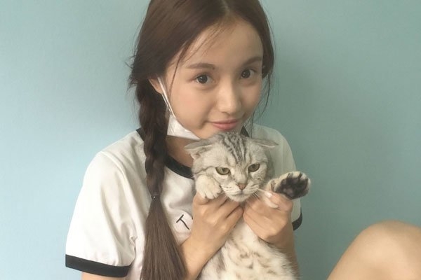 江疏影手法娴熟视频什么意思 找着本人没有到底是谁?