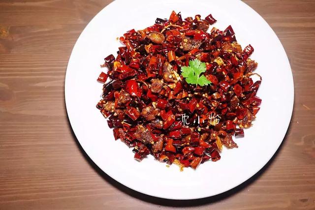辣子鸡这样做又香又辣（教你辣子鸡的家常做法）(9)